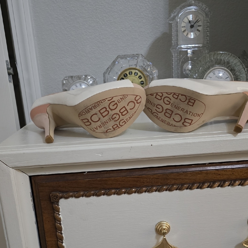 BCBGMaxAzria Cream and Tan Peep Toe Heels - Picture 5 of 6